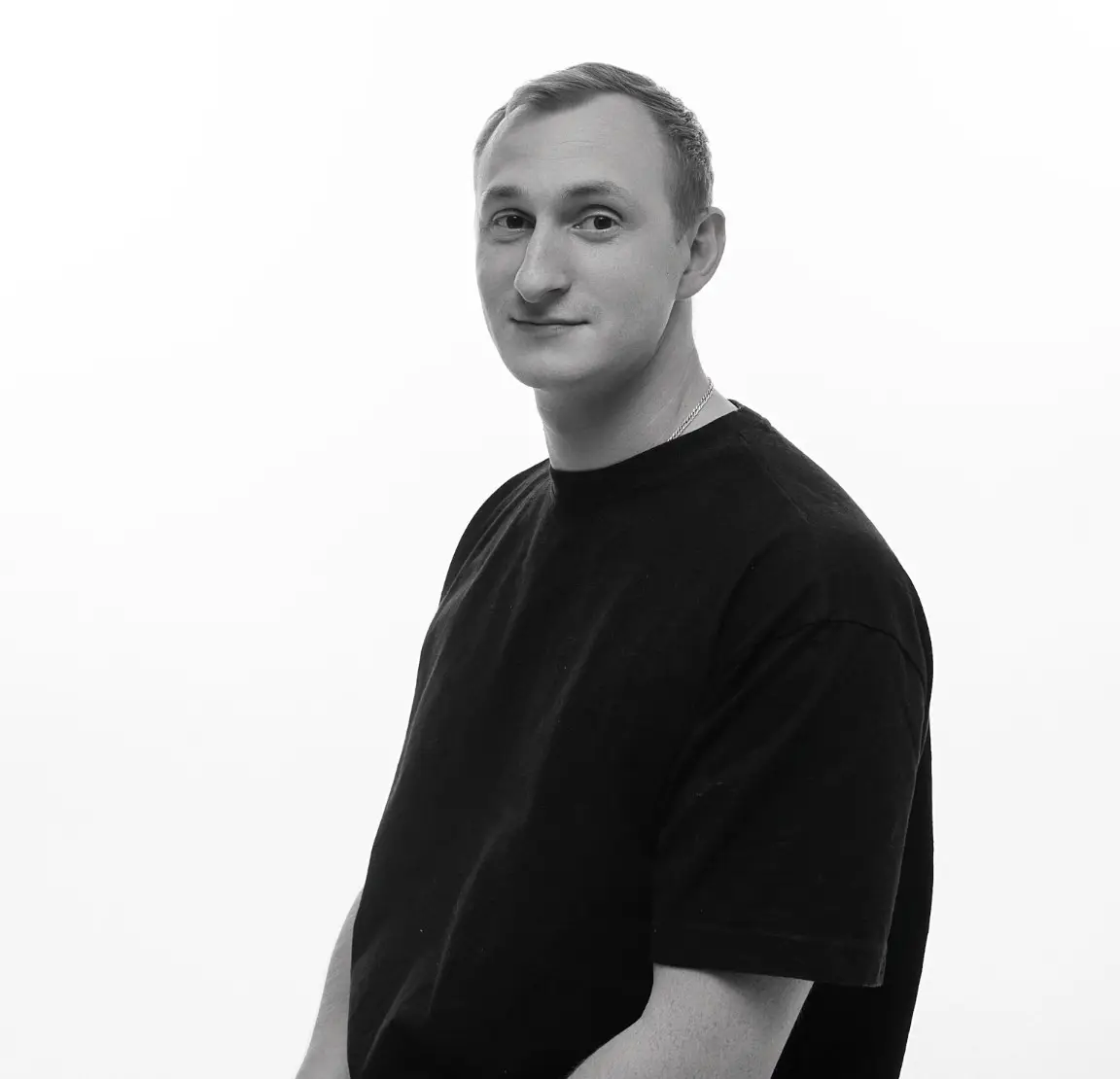 Илья - прораб и эксперт по ремонту APEX с 12+ летним опытом